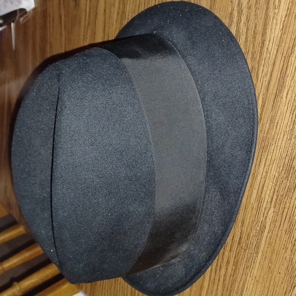 DOBBS HAT, black & beautiful - Picture 3 of 8